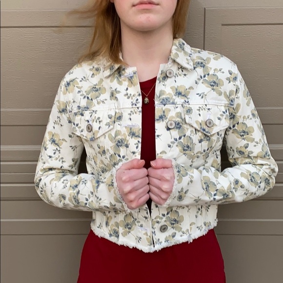 KanCan Jackets & Blazers - Floral printed denim jacket for spring!